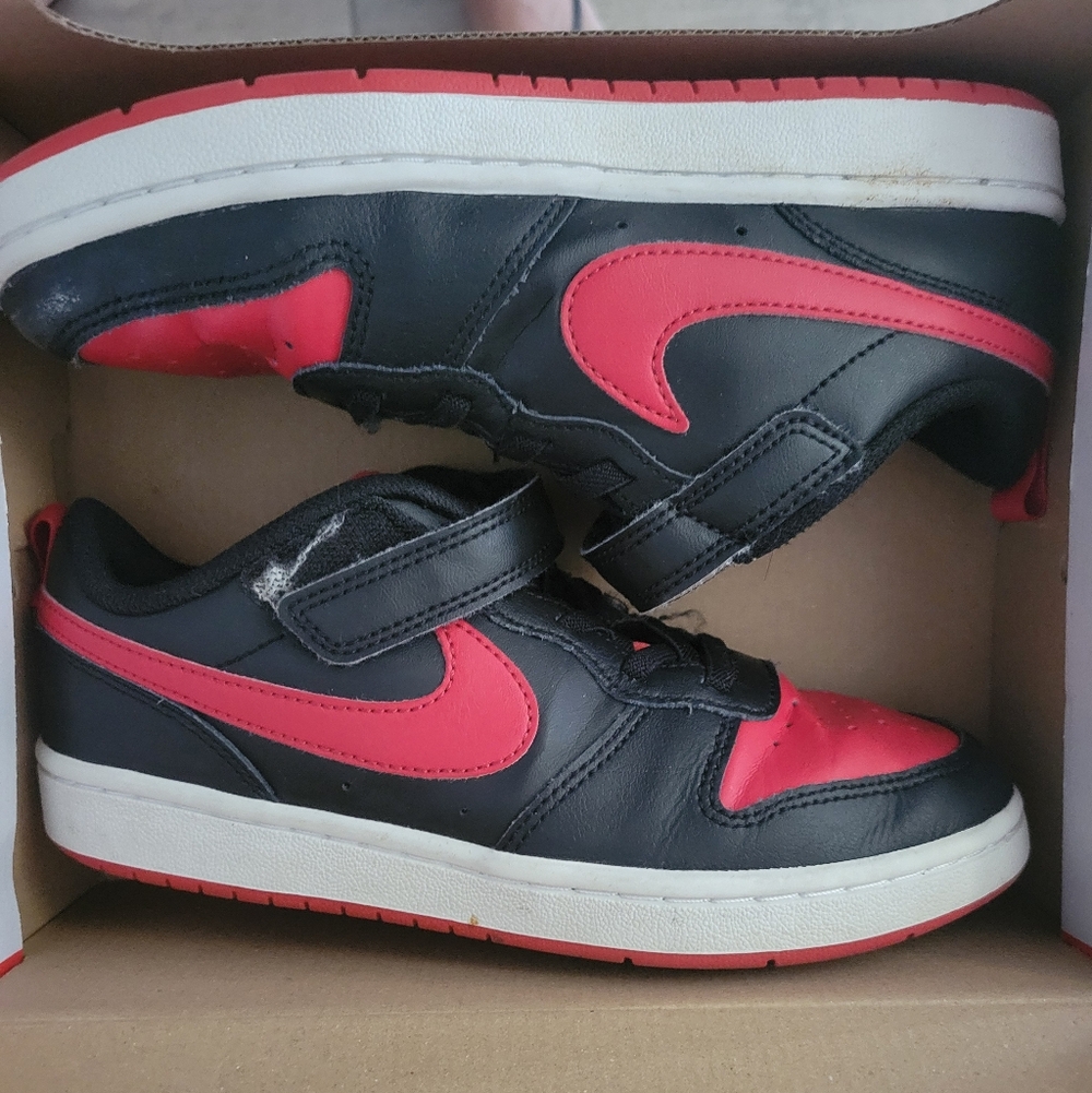 Nike Kids Black and Red Sneakers
